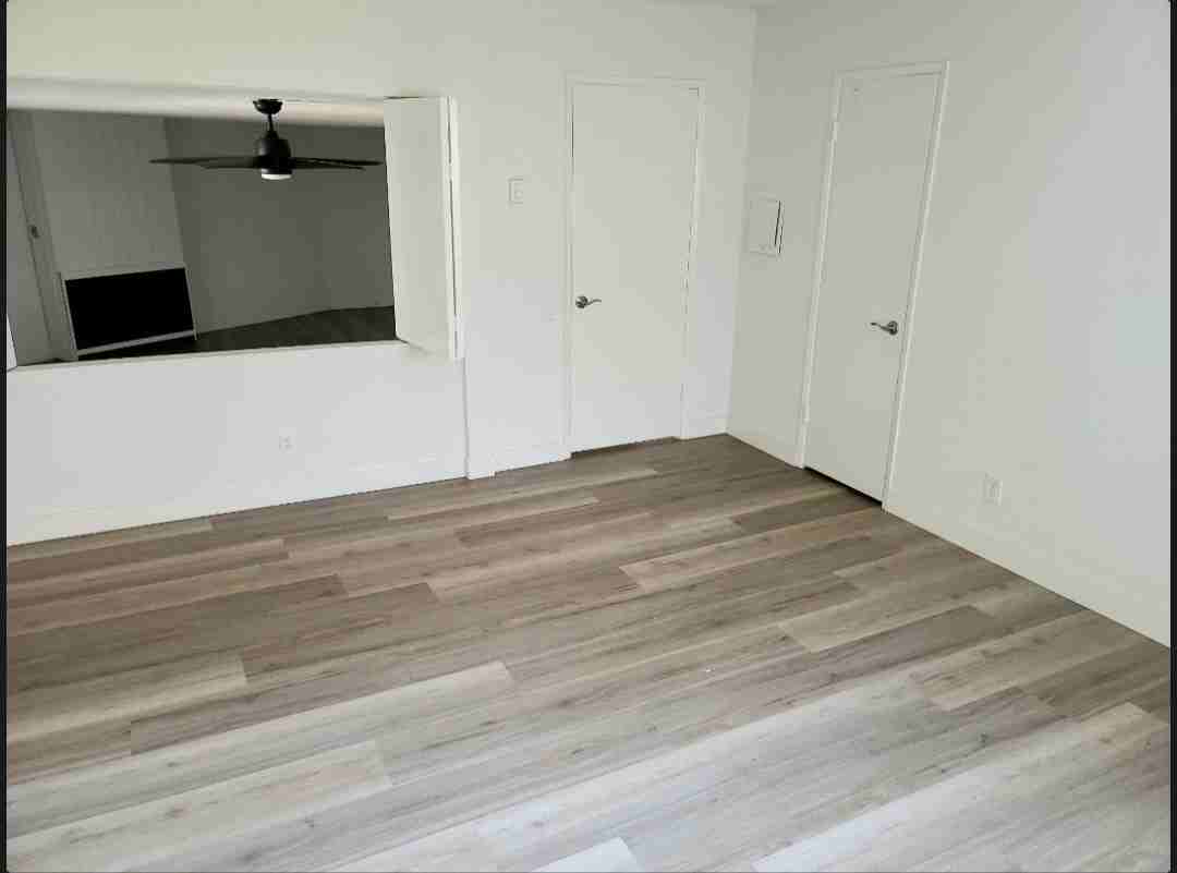 909 Westbourne Drive - Photo 3 of 17