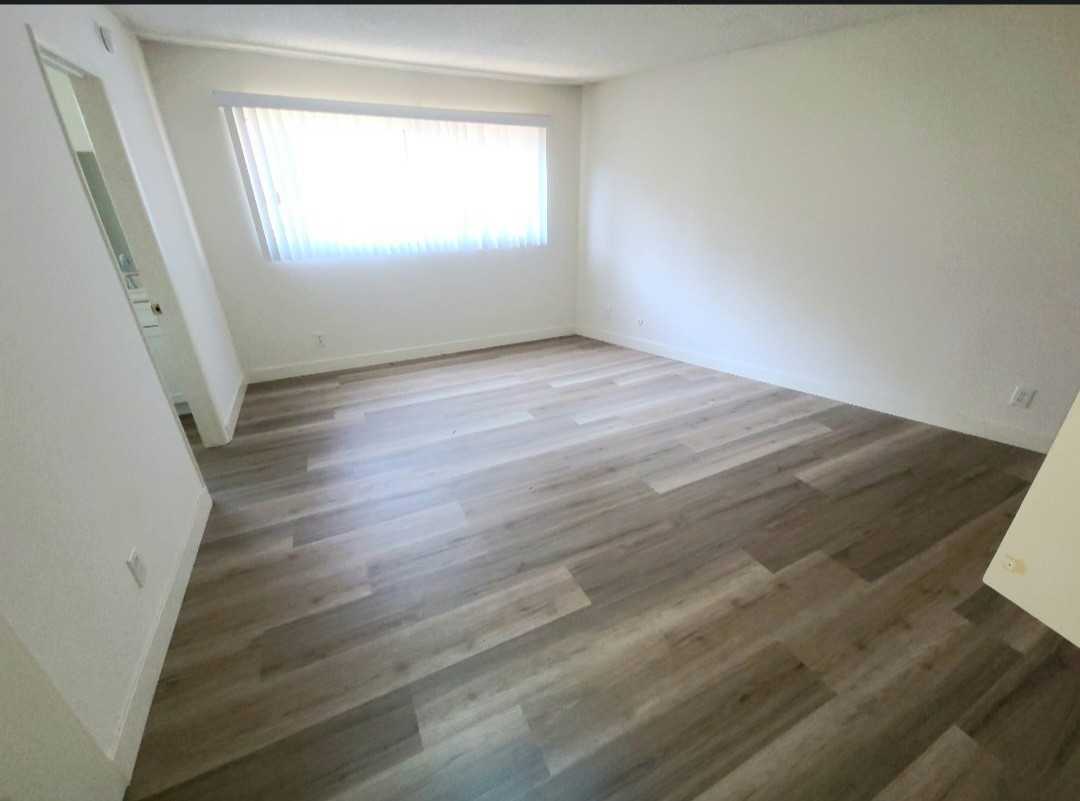 909 Westbourne Drive - Photo 7 of 17