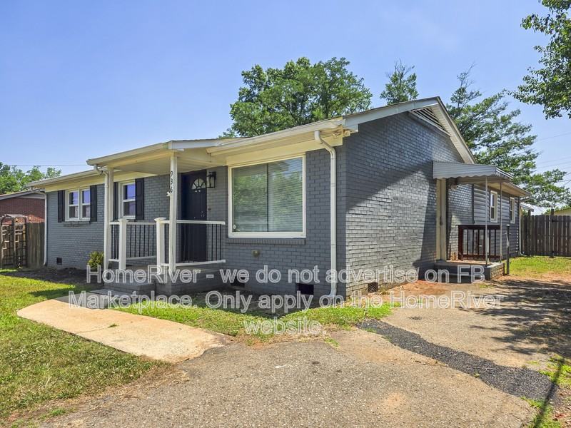 936 Shannon Bradley Rd - Photo 2 of 24