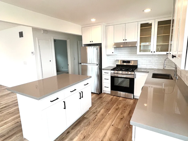 710 Moraga St #D - Photo 3 of 14