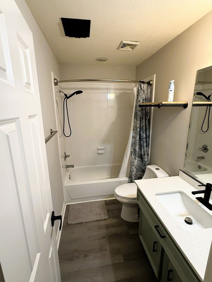 2248 La Branch St - Photo 5 of 32
