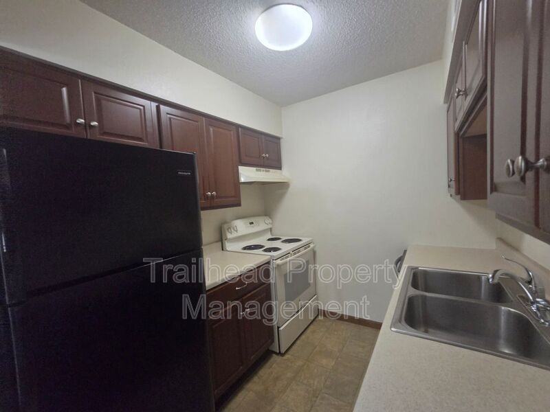 1302 E T C Road #H - Photo 4 of 15
