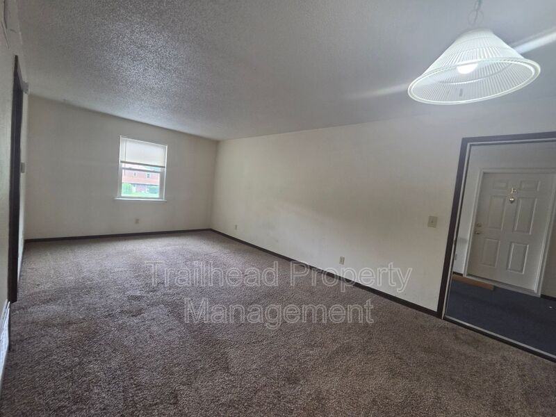 1302 E T C Road #H - Photo 5 of 15
