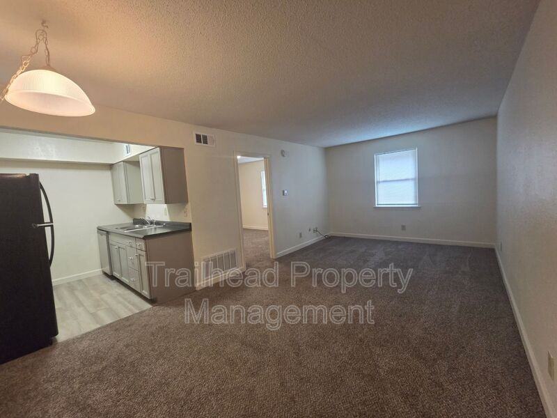 1302 E T C Road #D - Photo 4 of 8