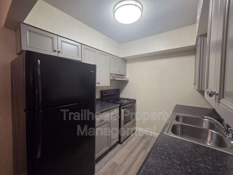 1302 E T C Road #D - Photo 5 of 8