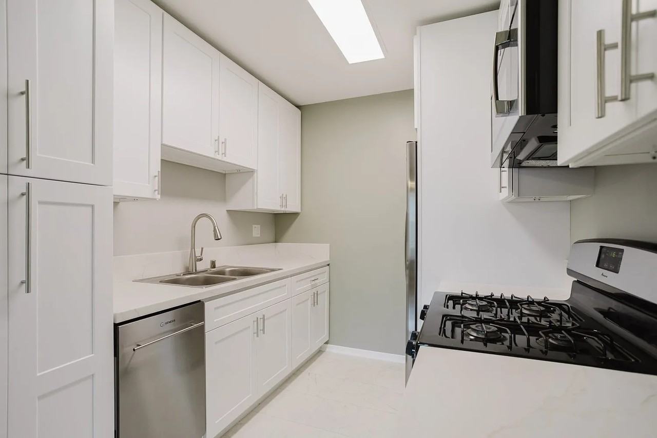 2203 N Verdugo Rd #2 - Photo 4 of 14