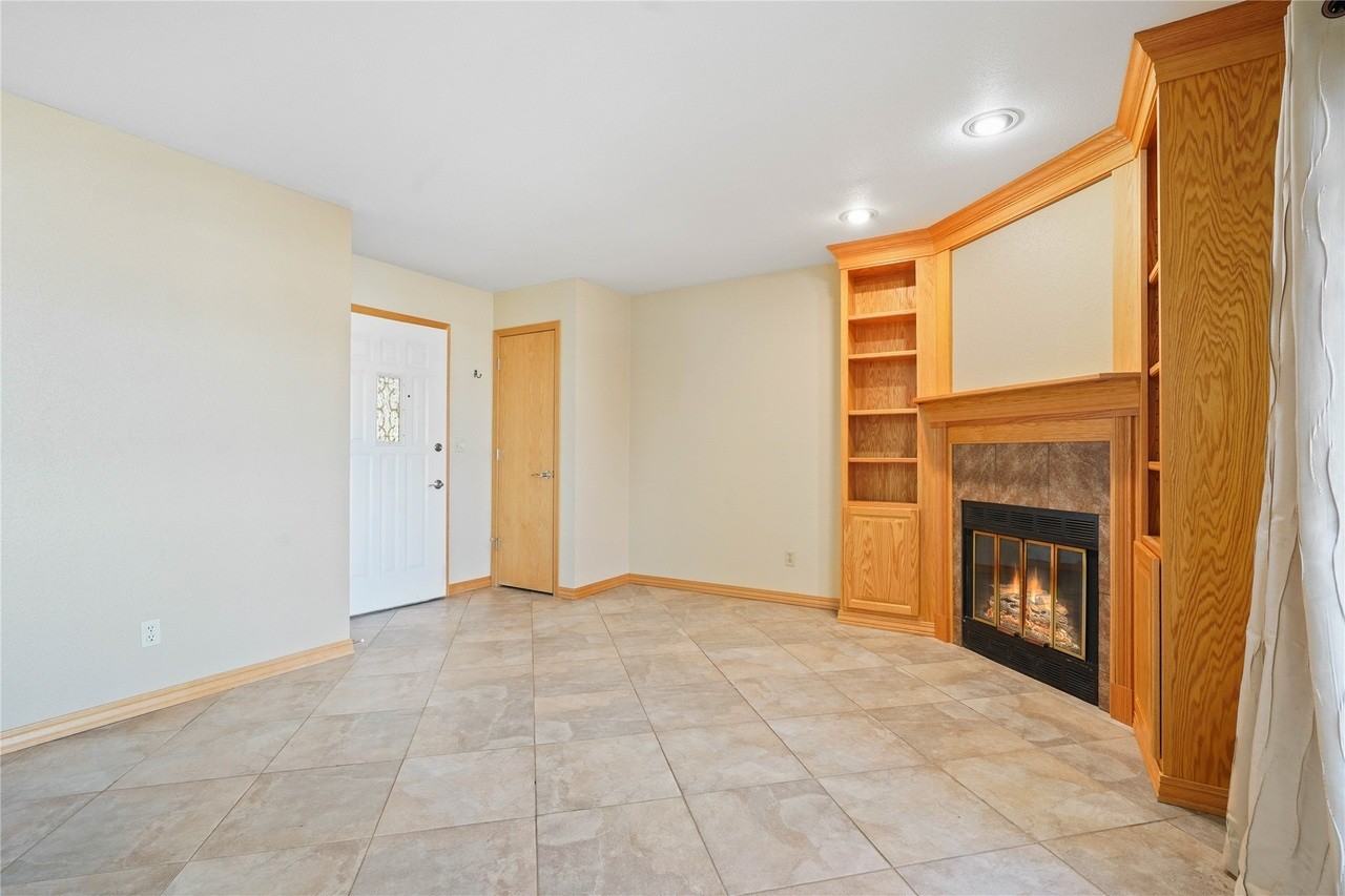 2201 Alpine Dr - Photo 5 of 24