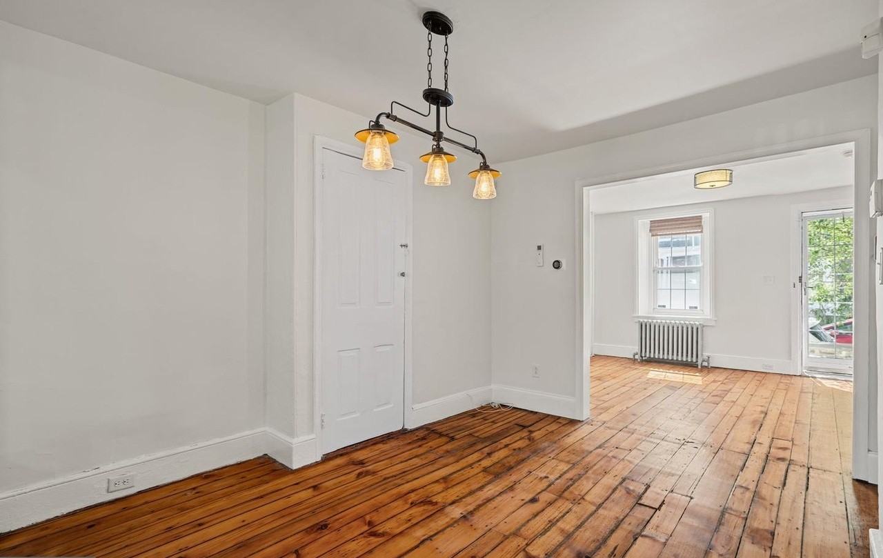 25 W Durham St - Photo 5 of 14