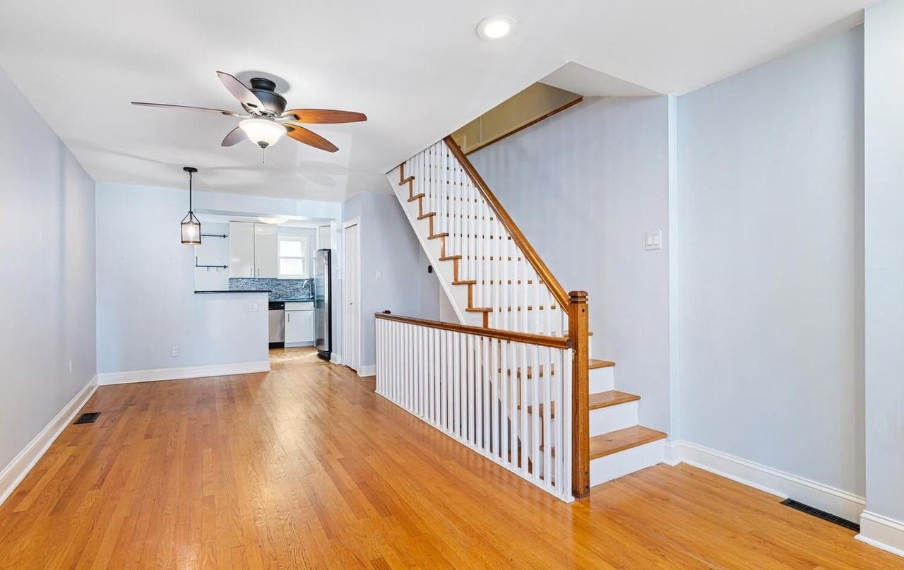 126 Greenwich St - Photo 2 of 32