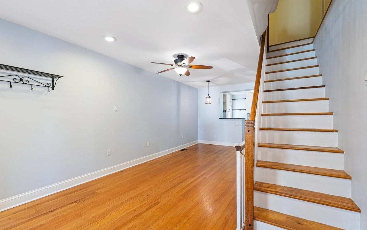 126 Greenwich St - Photo 3 of 32