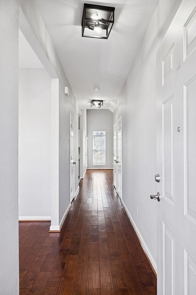 332 Normandy Cir - Photo 2 of 26
