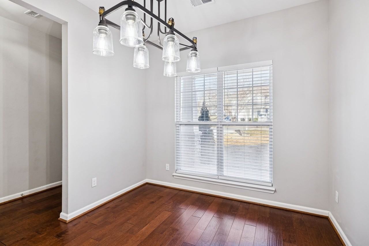 332 Normandy Cir - Photo 3 of 26