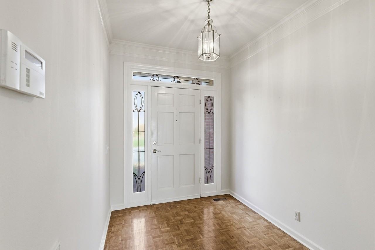 116 Longwood Pl - Photo 3 of 18