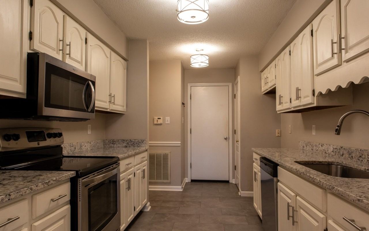 8602 Old Carriage Ct - Photo 7 of 23