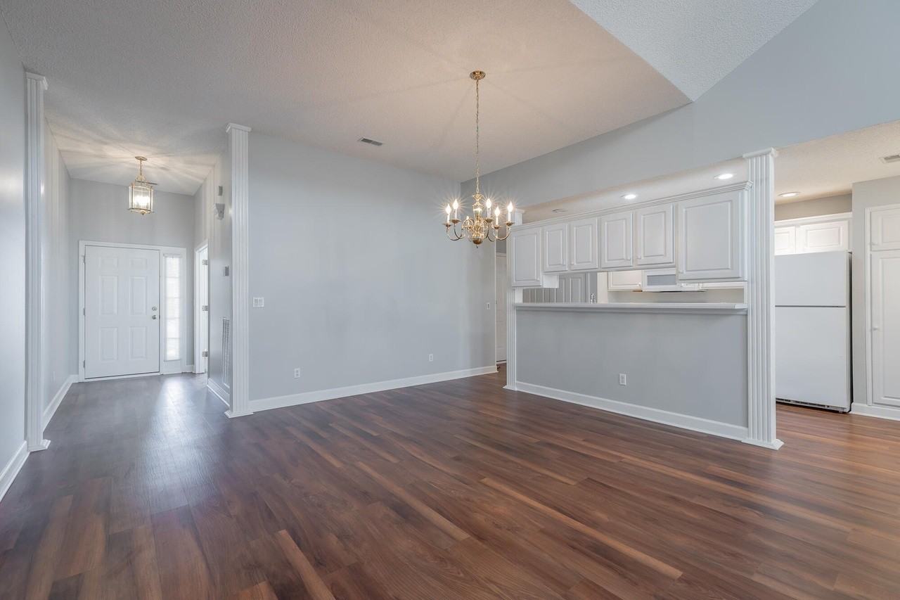 6733 Willow Brook Dr - Photo 5 of 22
