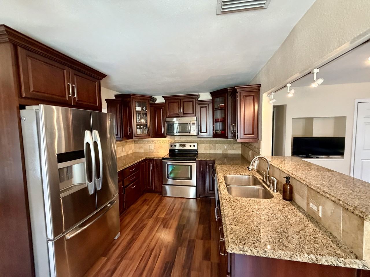 5210 4th Ave N - Photo 5 of 38
