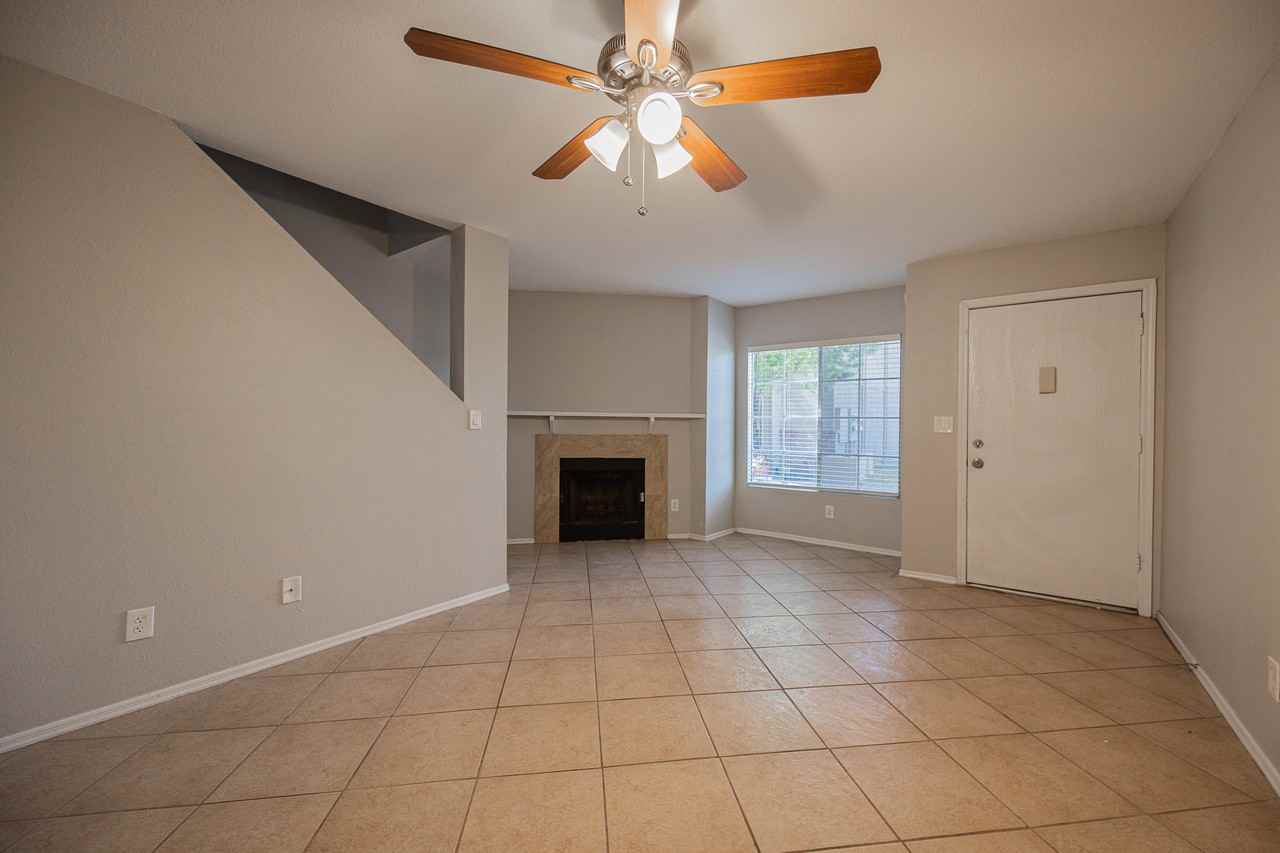 1055 W 5th St #18 - Photo 3 of 24