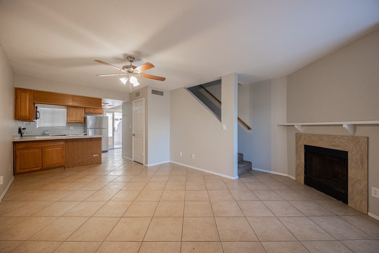 1055 W 5th St #18 - Photo 4 of 24