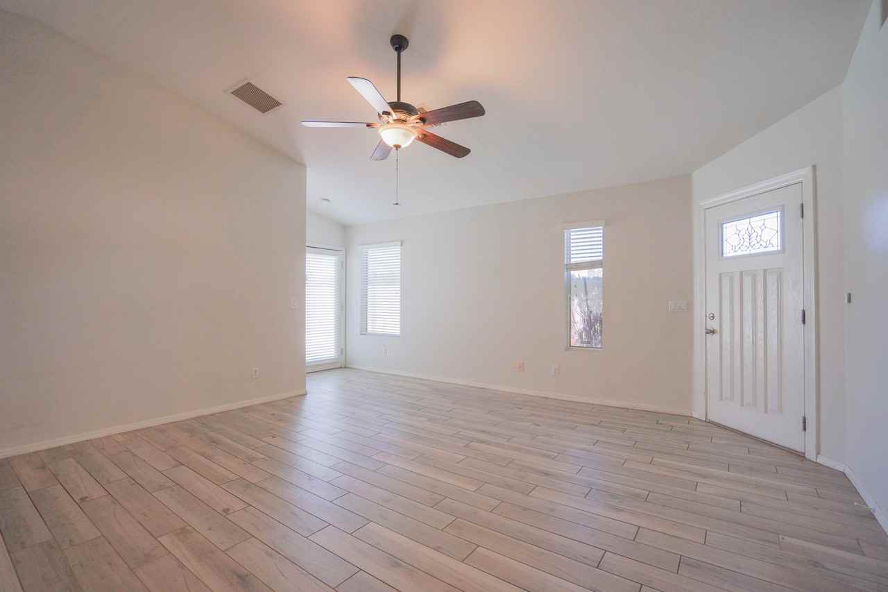 15614 N 34th St - Photo 5 of 31