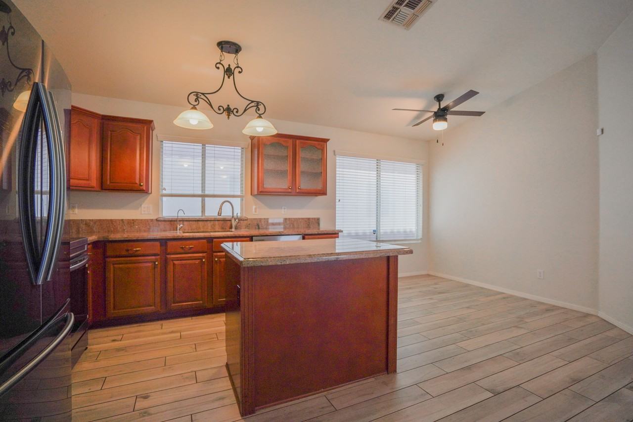 15614 N 34th St - Photo 6 of 31