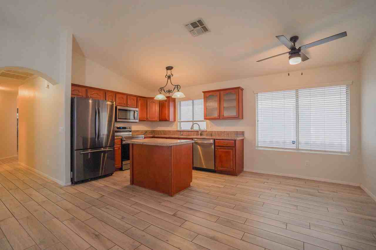 15614 N 34th St - Photo 7 of 31