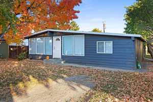 featured image of 1824 Howell St