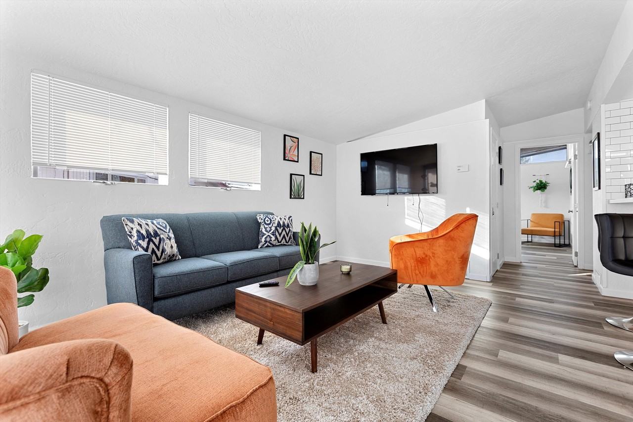 1824 Howell St - Photo 6 of 10