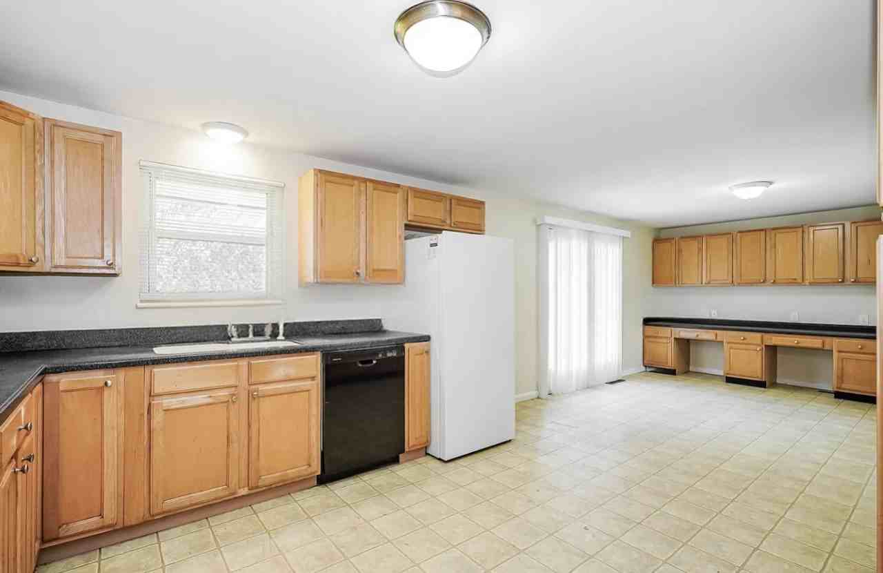 6866 Gilette Dr - Photo 2 of 9
