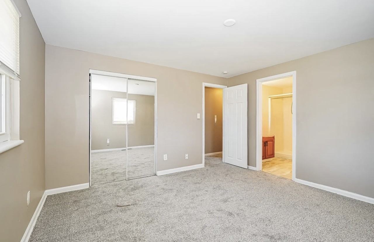 6866 Gilette Dr - Photo 4 of 9