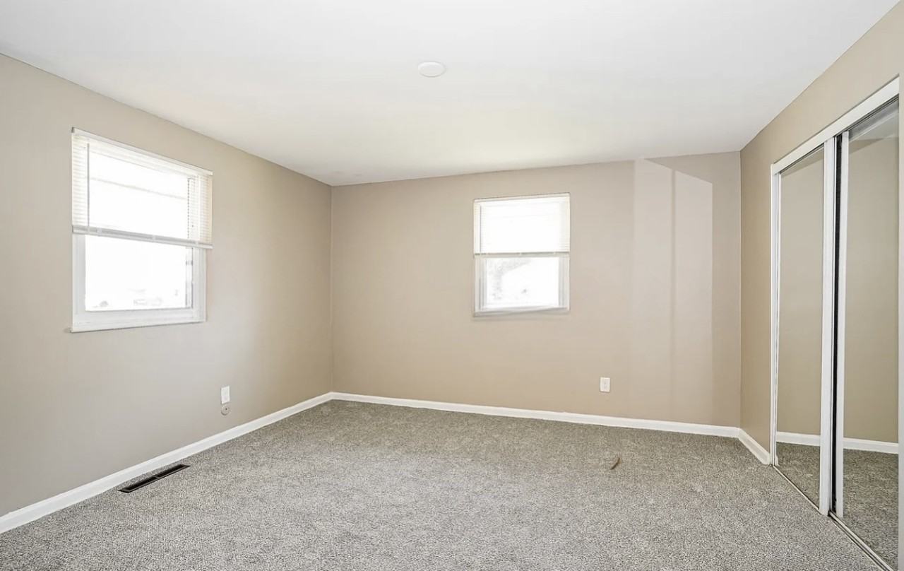 6866 Gilette Dr - Photo 5 of 9