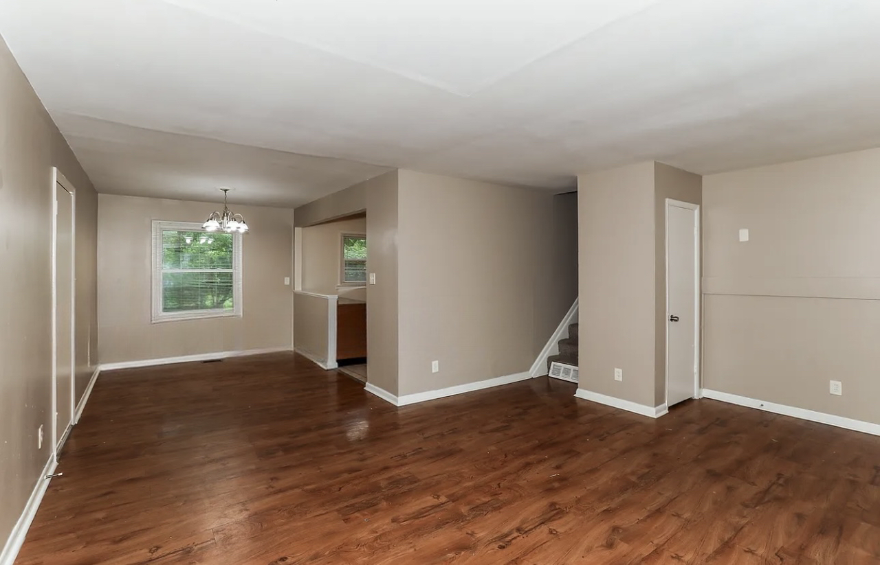 8541 Sunlight Dr - Photo 2 of 6