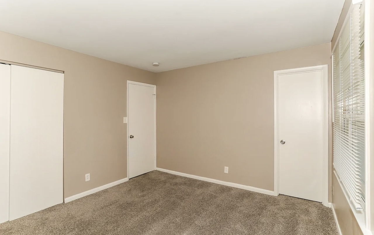 8541 Sunlight Dr - Photo 4 of 6