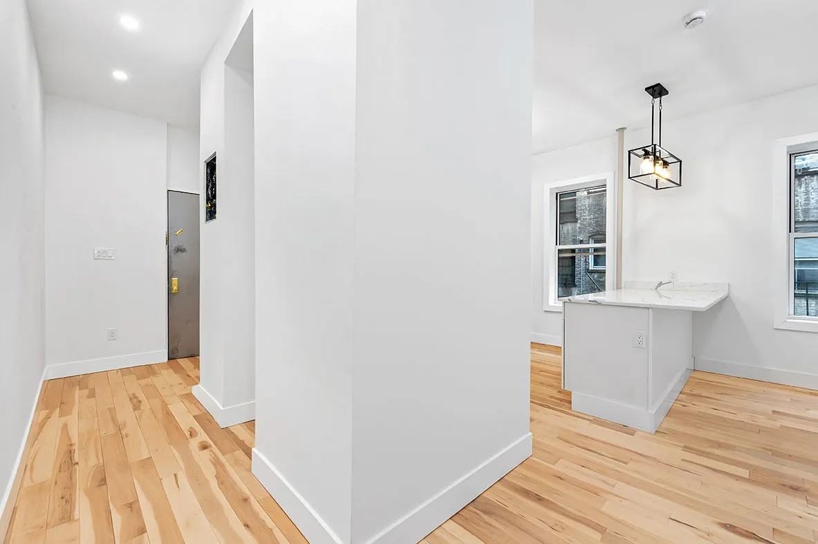 2100 Linwood Ave #3L - Photo 3 of 5