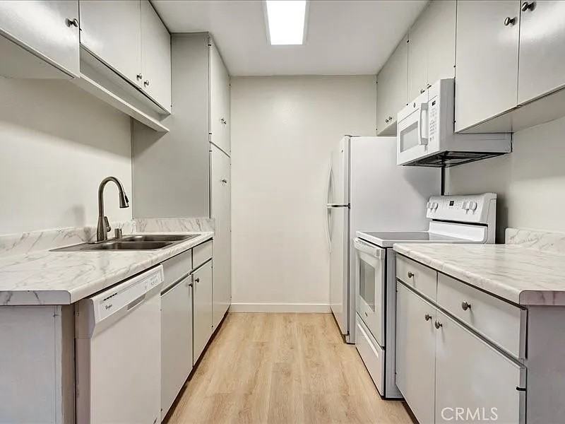 302 S Miraleste Dr #9 - Photo 2 of 5