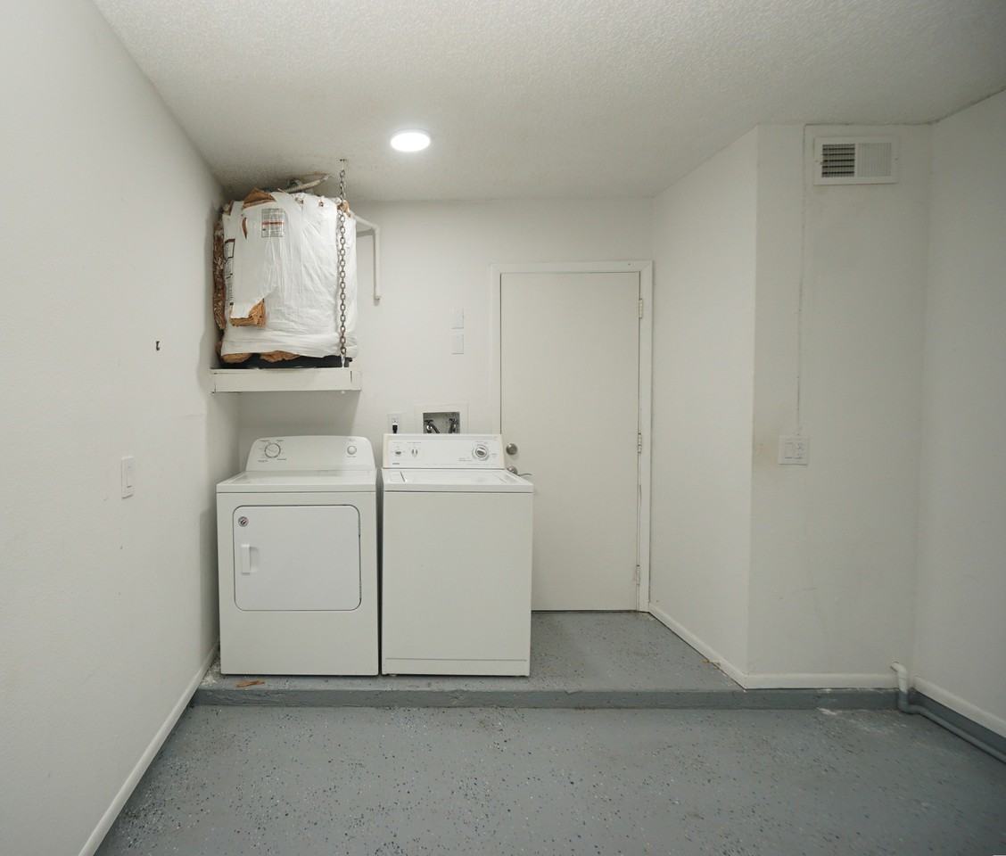 7605 Glades Ct - Photo 6 of 29