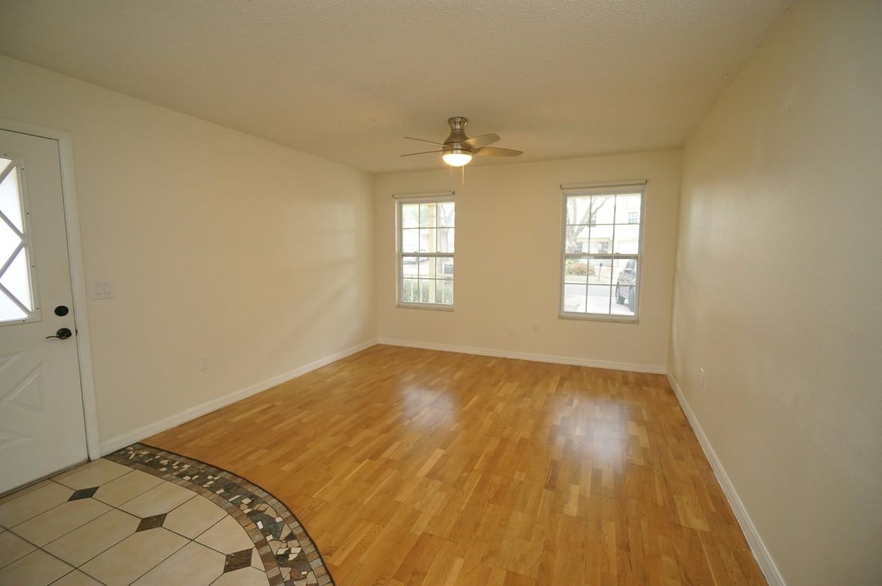 7605 Glades Ct - Photo 7 of 29