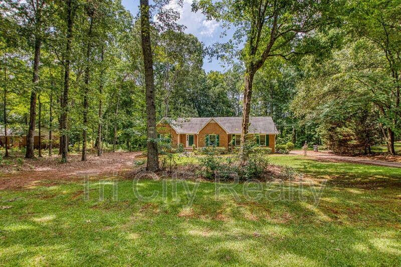 135 Brookside Trce - Photo 2 of 40