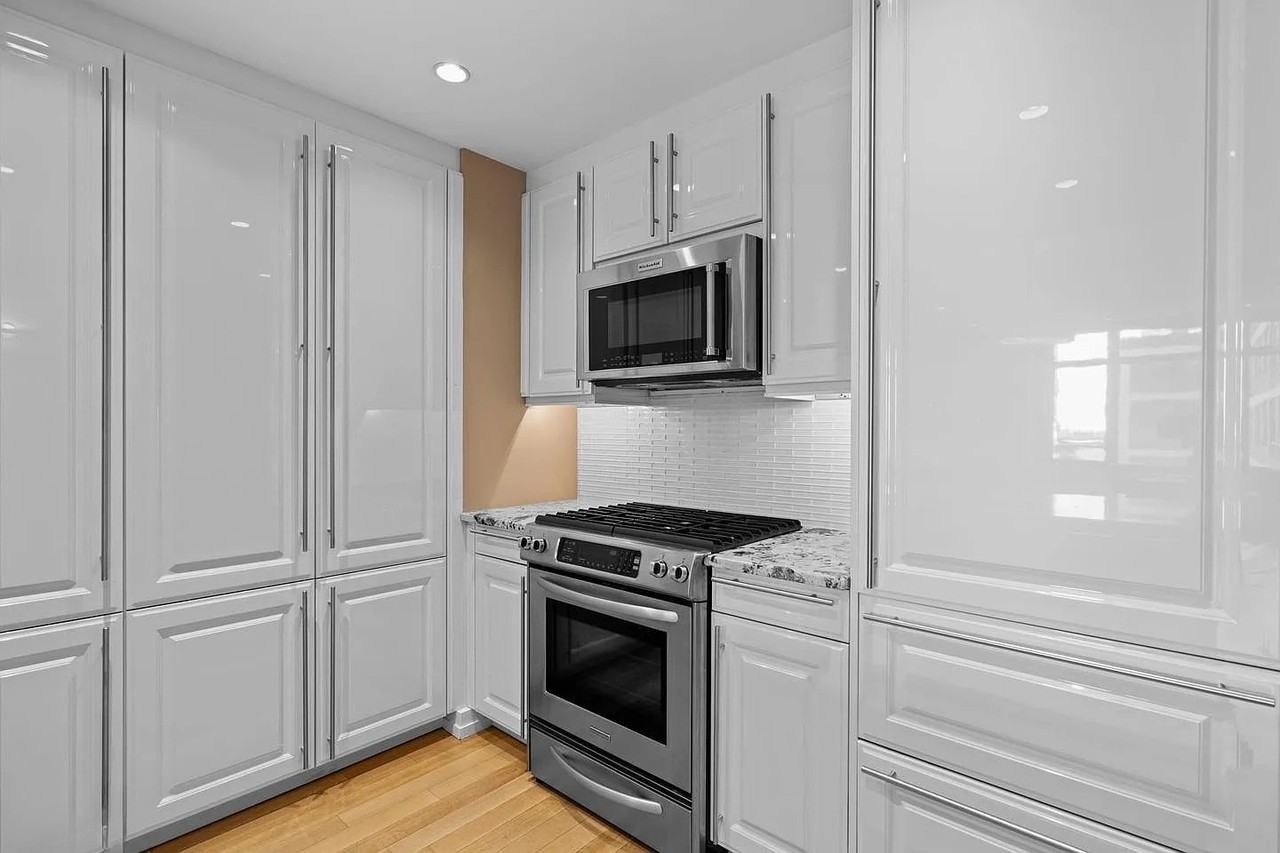 130 S 18th St #503 - Photo 5 of 13