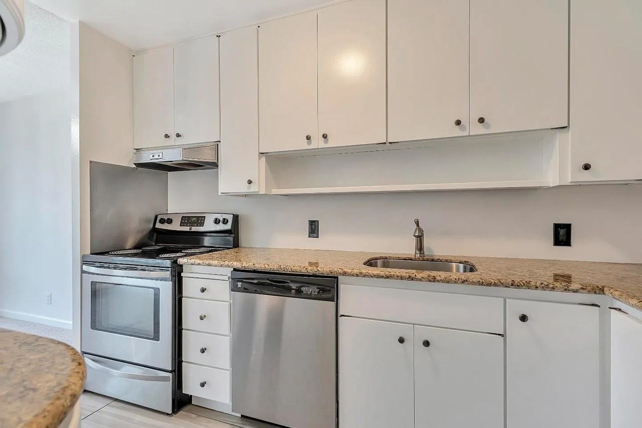 904 Peninsula Ave #310 - Photo 4 of 18