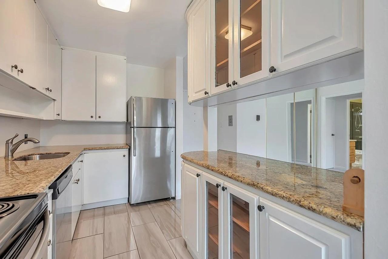 904 Peninsula Ave #310 - Photo 5 of 18