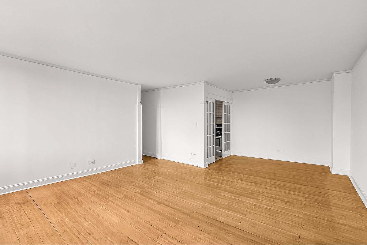 1623 3rd Ave #31G - Photo 2 of 6