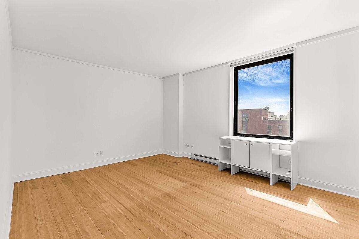 1623 3rd Ave #31G - Photo 4 of 6