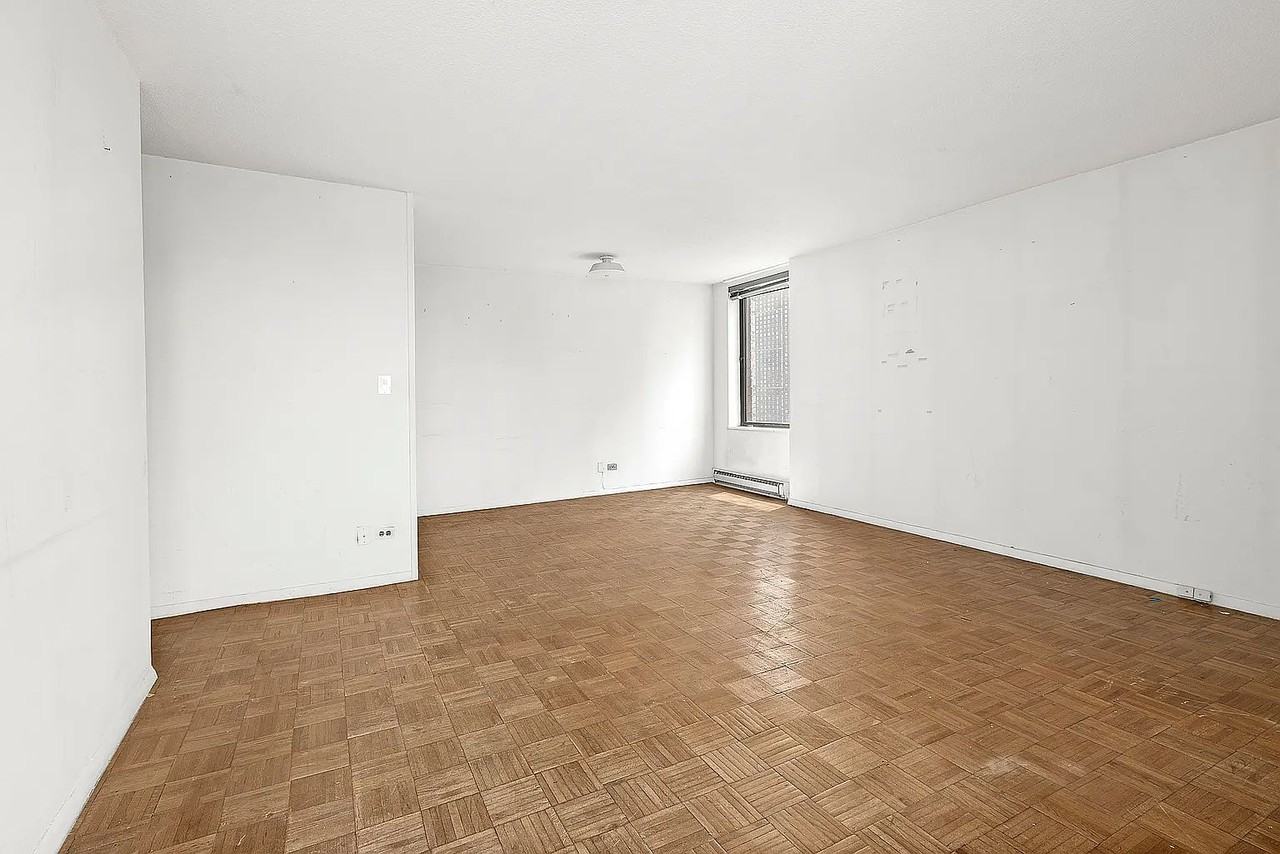 1641 3rd Ave #19D - Photo 3 of 7