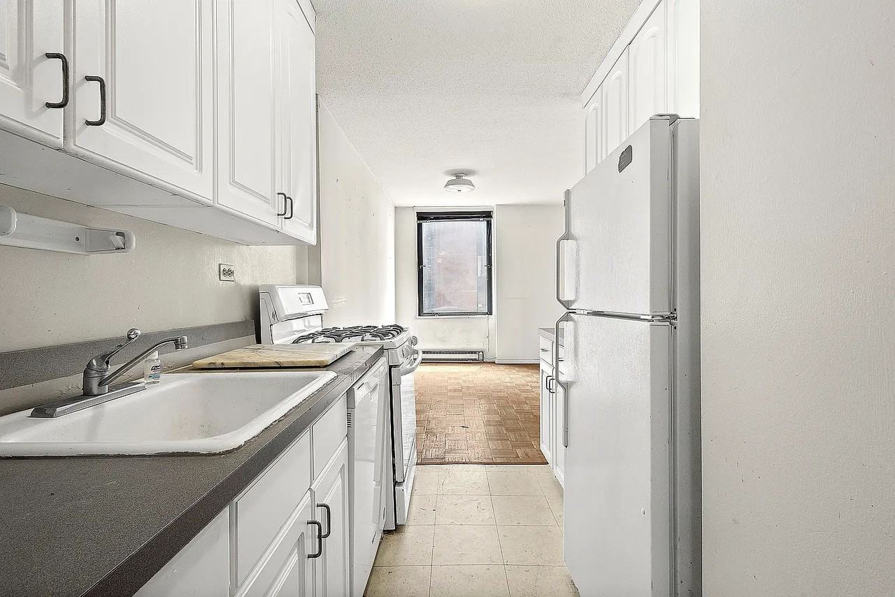 1641 3rd Ave #19D - Photo 7 of 7