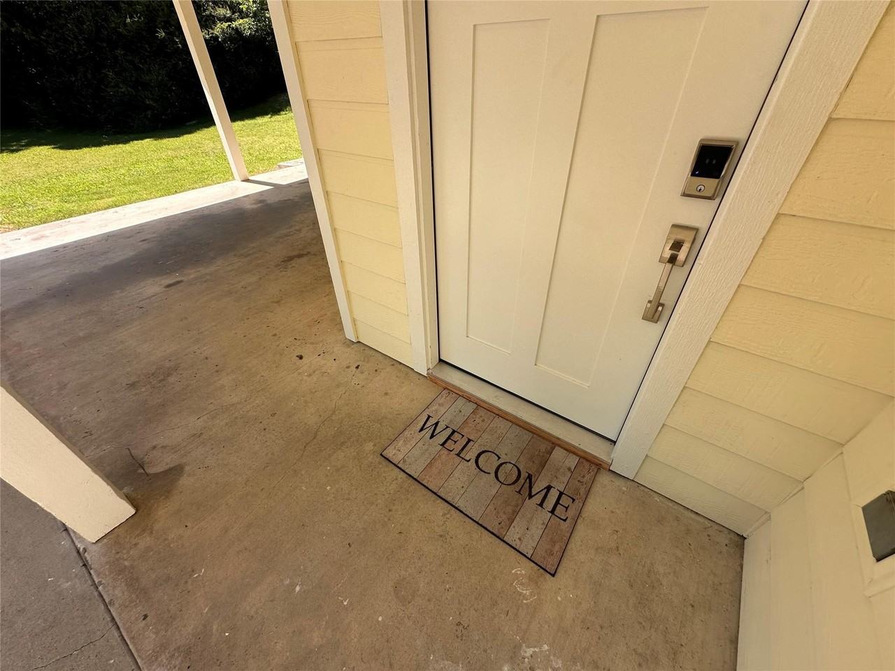 738 Wayne Ave - Photo 4 of 24