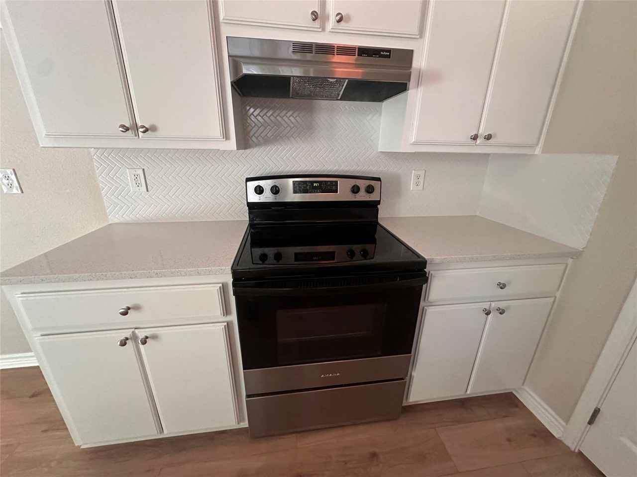 738 Wayne Ave - Photo 7 of 24