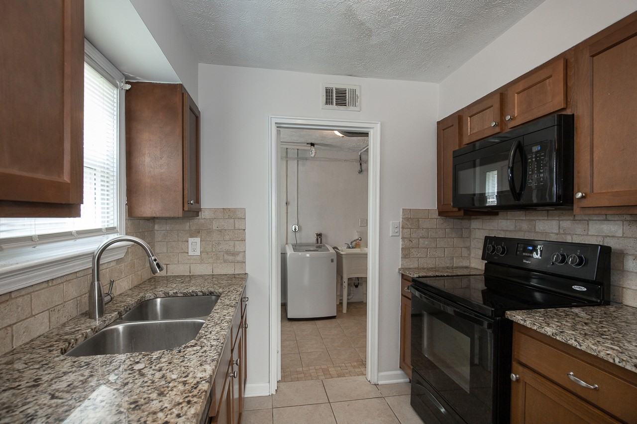 21350 Priday Ave - Photo 6 of 23