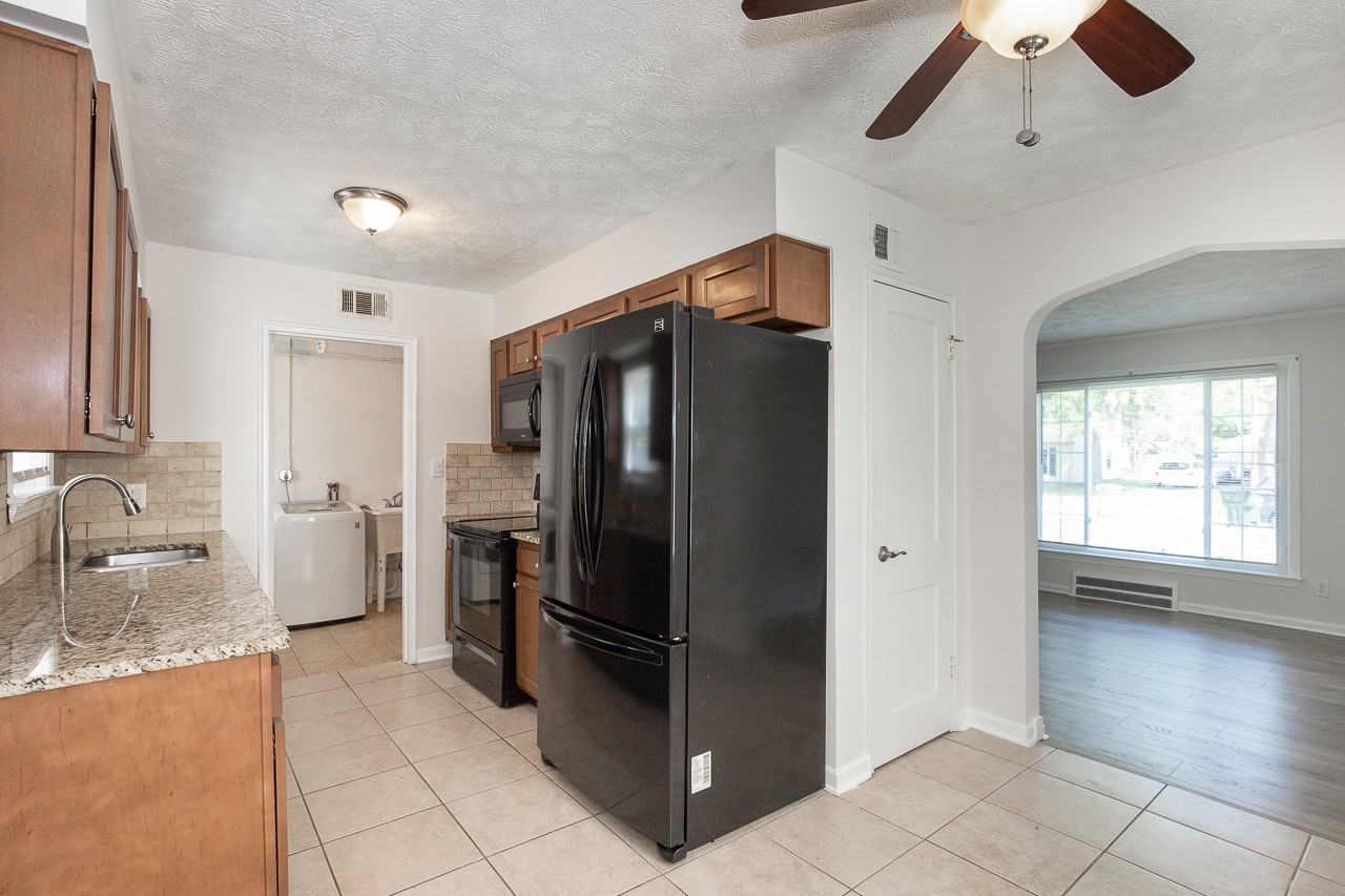 21350 Priday Ave - Photo 7 of 23
