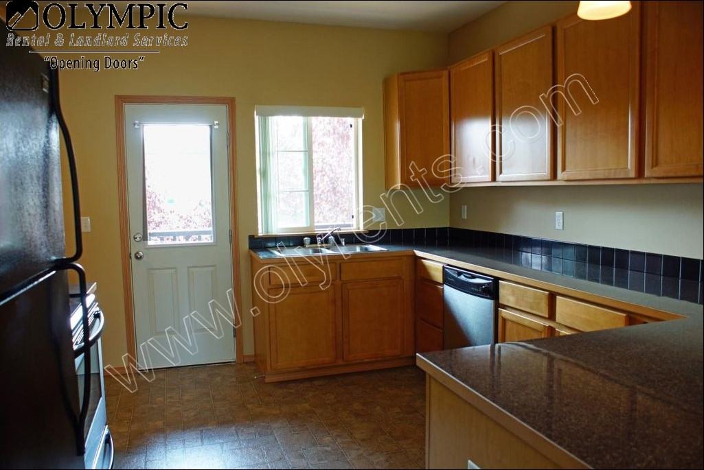 3125 S 45th St - Photo 3 of 6