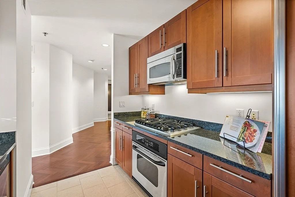 1 Charles St S #6A - Photo 5 of 8